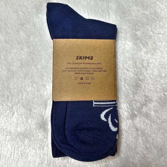 NWT Skims Limited Edition Team USA Crew Socks Navy Women OS - Picture 3 of 6